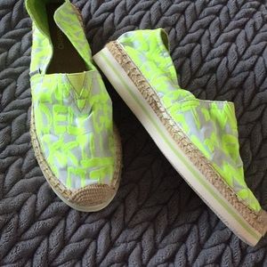 Joy & Mario slip ons